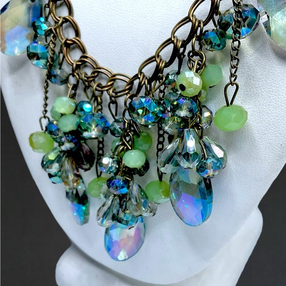 🌺 Genuine Crystal Necklace - Picture 9 of 10